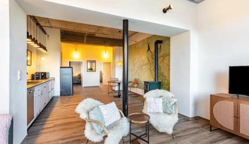 Superior One-Bedroom Apartment