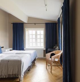 Double or Twin Room with Mountain View