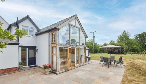 Four-Bedroom Holiday Home
