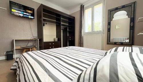 Room #1473622805