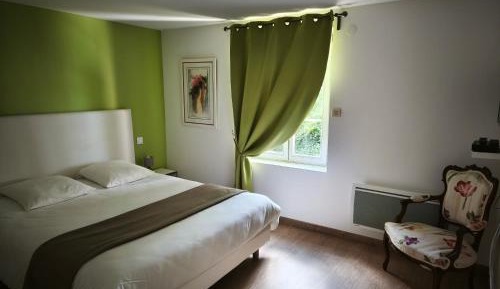 Deluxe Double Room with Shower 2