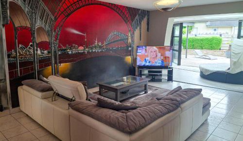 Three-Bedroom Holiday Home 