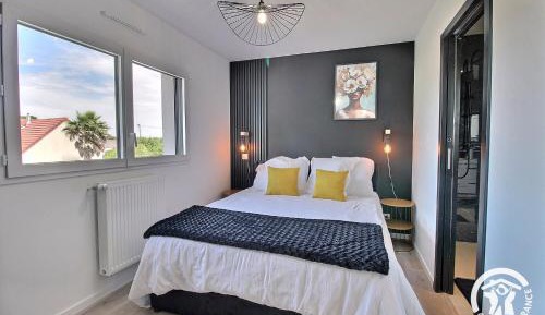 Deluxe Room 1