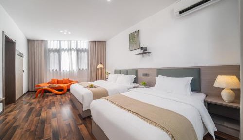 Family Room with Mountain View