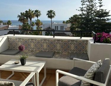 Three Bedroom Apartment with Sea View