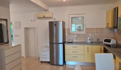 Superior One Bedroom Apartment