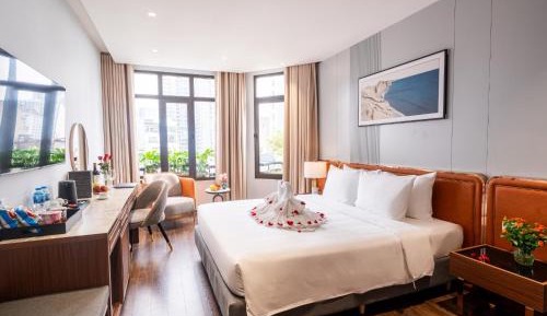 Junior Suite with City View