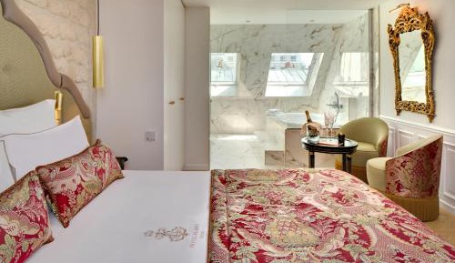 Junior Suite with Jacuzzi and Balcony