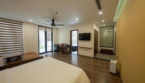 Standard King Room