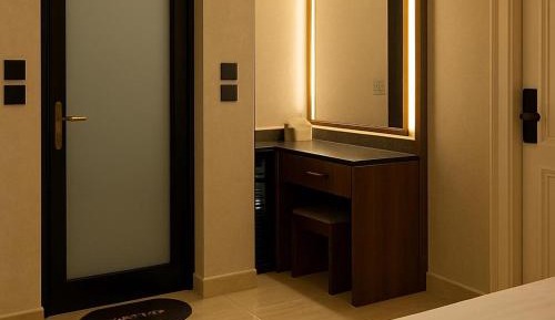 Deluxe Studio