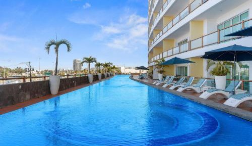 Two-Bedroom Deluxe Apartment with Harbor View