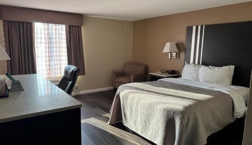 Queen Room - Accessible/Nonsmoking