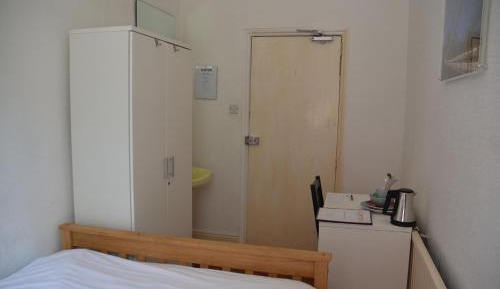 Small Single Room with Shared Bathroom