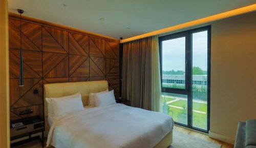 Standard Room with Garden View