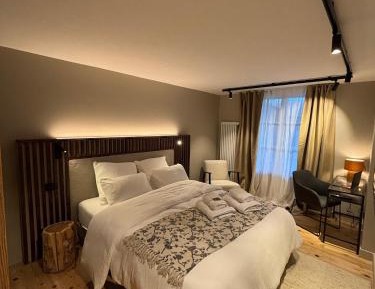 Apartment with Garden View