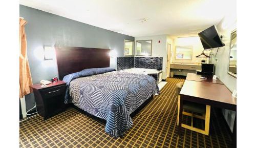 1 Suite King Bed Non-Smoking Jacuzzi Tub