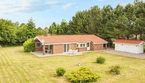 Three-Bedroom Vacation Home 