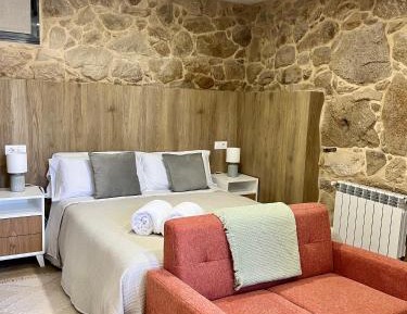 Deluxe One-Bedroom Apartment