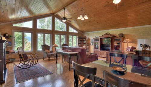 Six-Bedroom Holiday Home