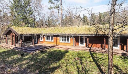 Three-Bedroom Vacation Home 