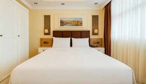 Standard King Room