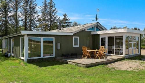 Four-Bedroom Holiday Home