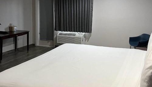 King Room - Non-Smoking