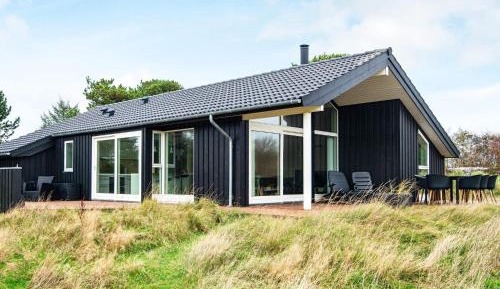 Three-Bedroom Vacation Home 