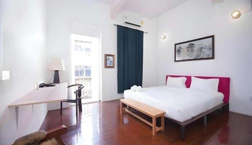 Studio with Balcony