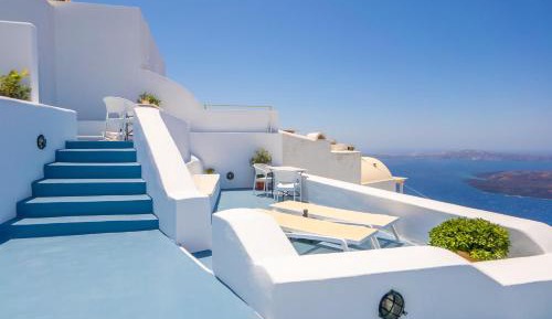Deluxe One-Bedroom Apartment with Ocean View