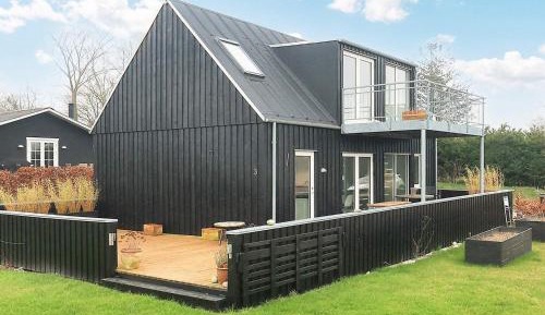 Three-Bedroom Vacation Home 