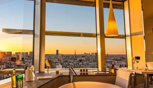 Junior King Suite with City and Eiffel Tower View View