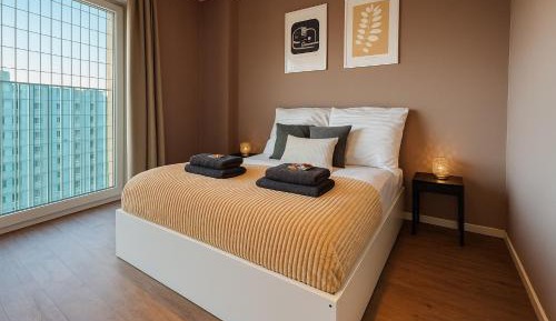One-Bedroom Apartment with City View