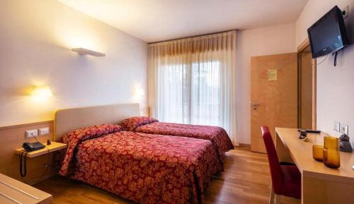 Twin Room with Private Bathroom