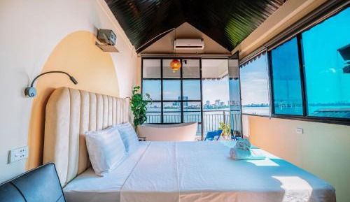 Studio with Spa Bath