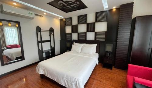 Queen Room with Garden View