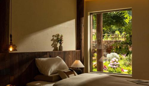 Twin Room with View
