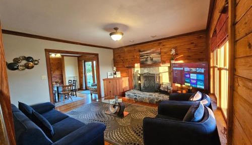 Single Room with Private Bathroom