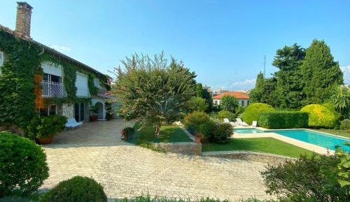 Deluxe Villa