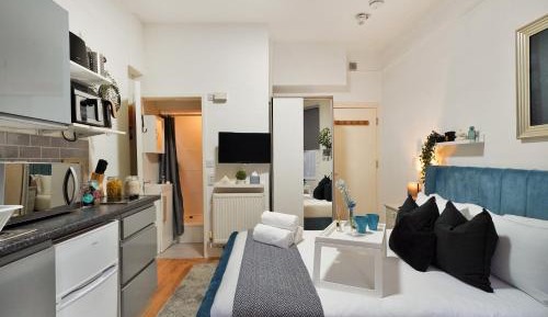 Studio with Garden View