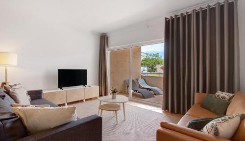 Three-Bedroom Superior Apartment