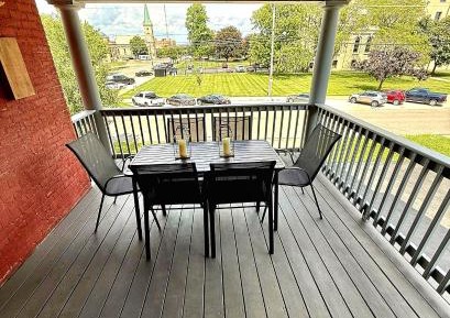 Apartment with Balcony