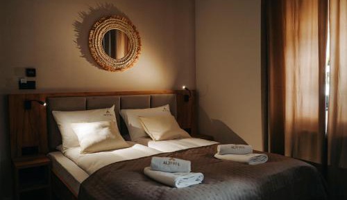 Classic One-Bedroom Apartment with King Bed