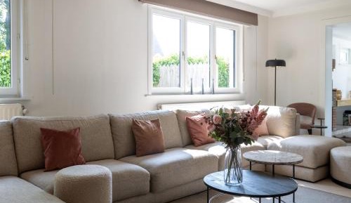 Seven-Bedroom Holiday Home