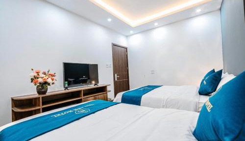 Deluxe Room (2 Adults + 1 Child)