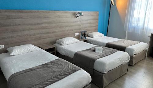 Triple Room with 3 Single Beds