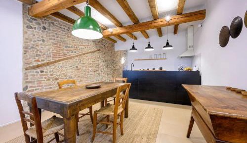 Superior One-Bedroom Apartment