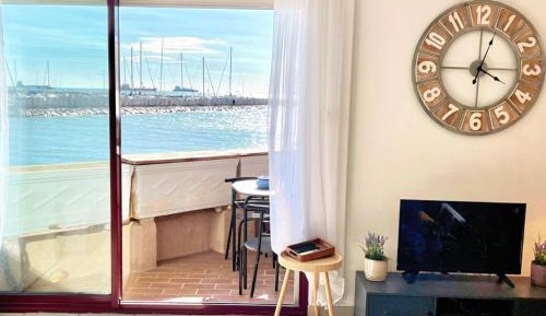 Studio Apartment with Sea View