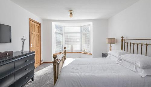 Two-Bedroom Deluxe Apartment