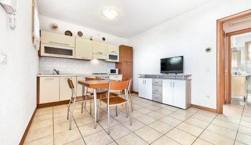 Apartment with Garden View